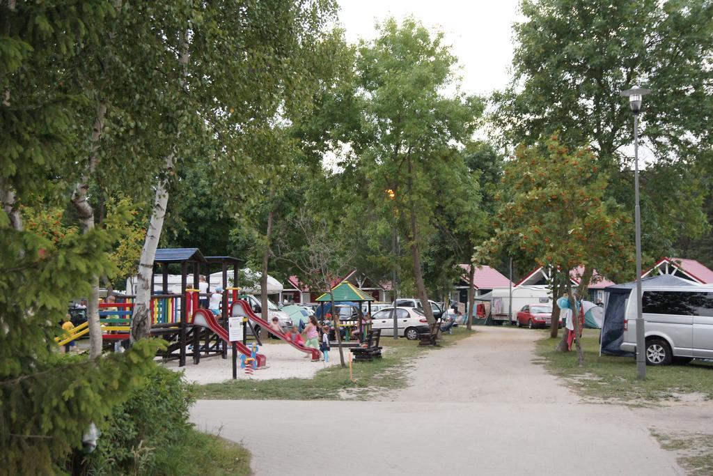 Camping Holiday & Camping Intercamp'84 3*