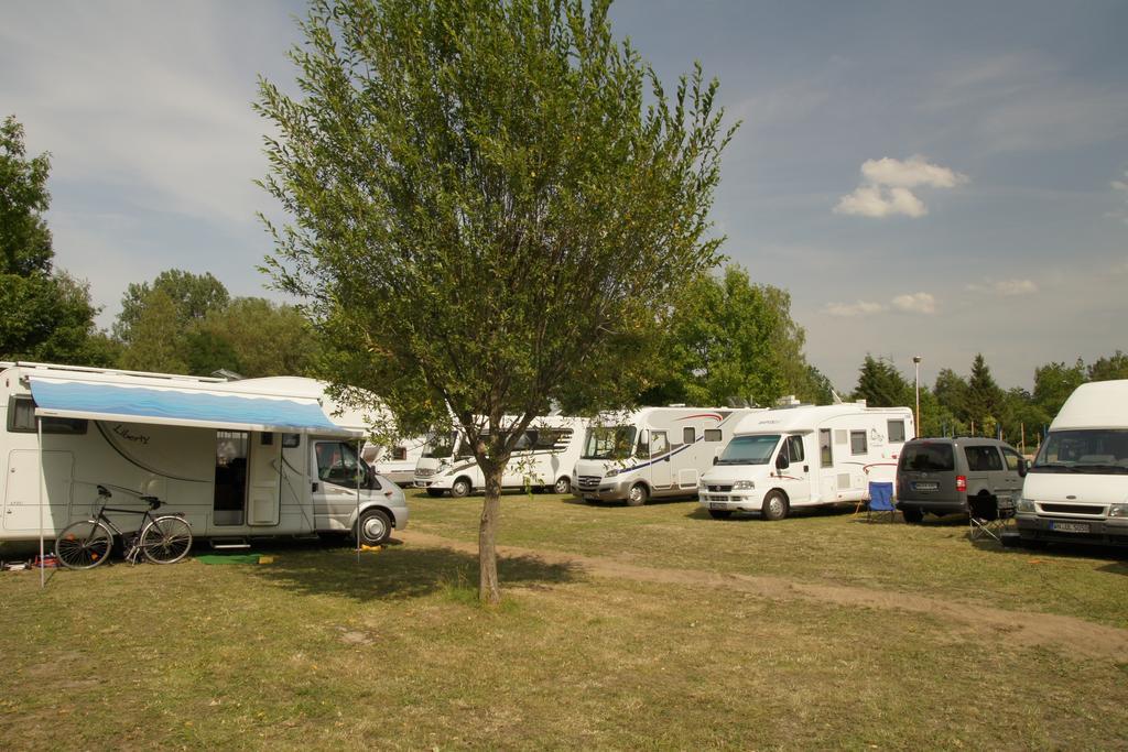 Holiday & Camping Intercamp'84